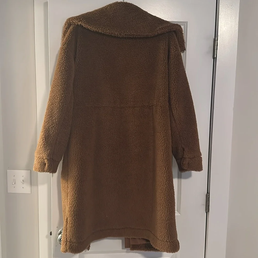 Varley Logan Brown Teddy Jacket - Picture 4 of 4
